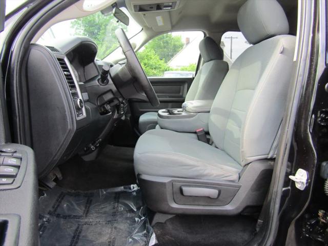 2017 Ram 1500 Express Crew Cab 4x4 57 Box