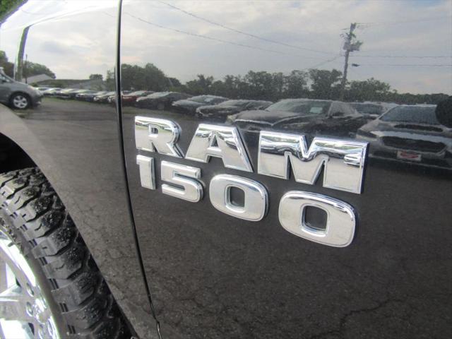 2017 Ram 1500 Express Crew Cab 4x4 57 Box