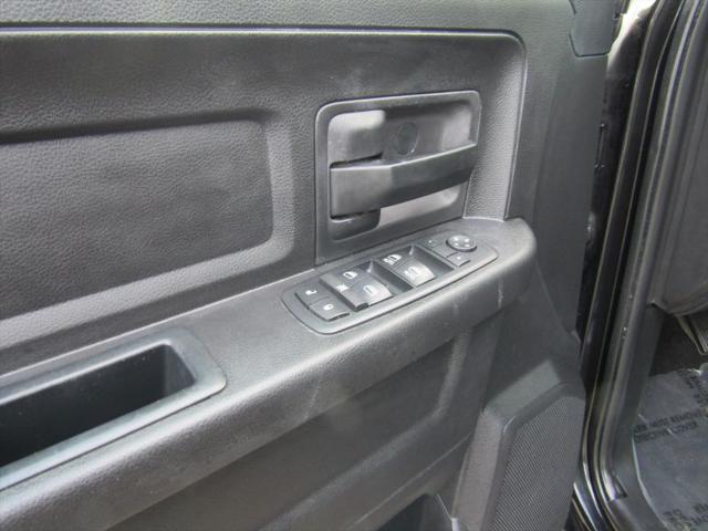 2017 Ram 1500 Express Crew Cab 4x4 57 Box