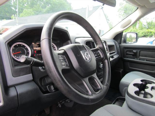 2017 Ram 1500 Express Crew Cab 4x4 57 Box
