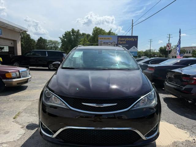 2017 Chrysler Pacifica Touring-L Plus