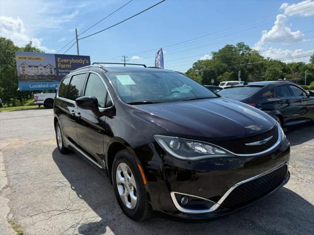 2017 Chrysler Pacifica Touring-L Plus