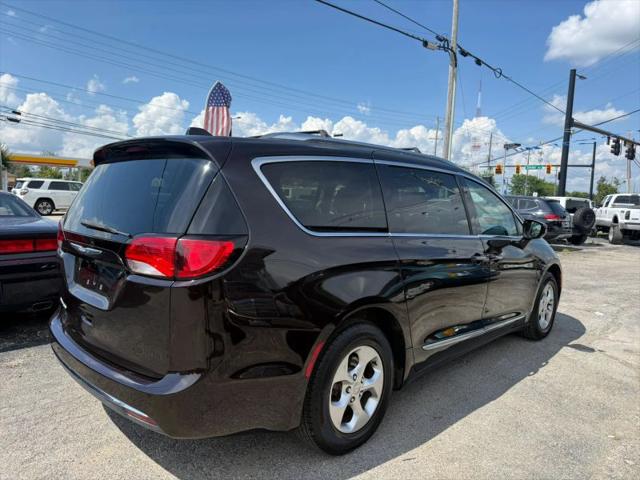 2017 Chrysler Pacifica Touring-L Plus