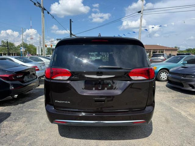 2017 Chrysler Pacifica Touring-L Plus