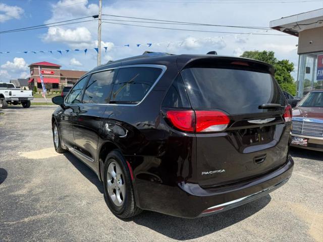2017 Chrysler Pacifica Touring-L Plus
