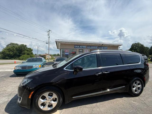 2017 Chrysler Pacifica Touring-L Plus