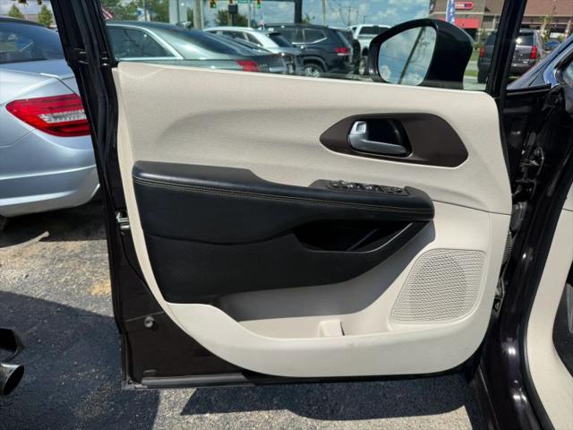 2017 Chrysler Pacifica Touring-L Plus