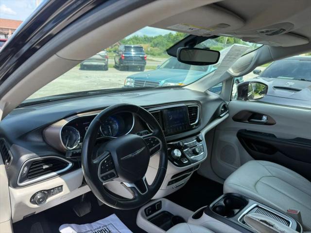 2017 Chrysler Pacifica Touring-L Plus