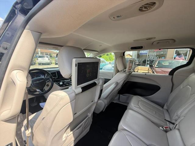 2017 Chrysler Pacifica Touring-L Plus