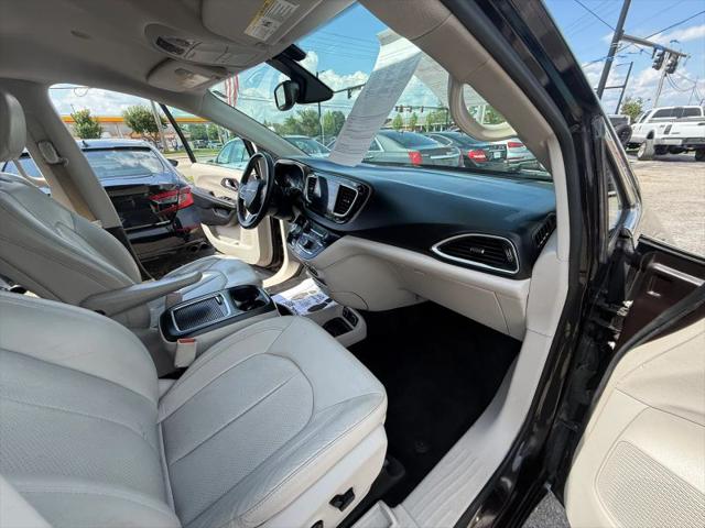 2017 Chrysler Pacifica Touring-L Plus