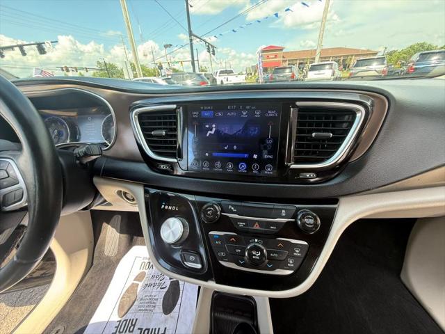 2017 Chrysler Pacifica Touring-L Plus