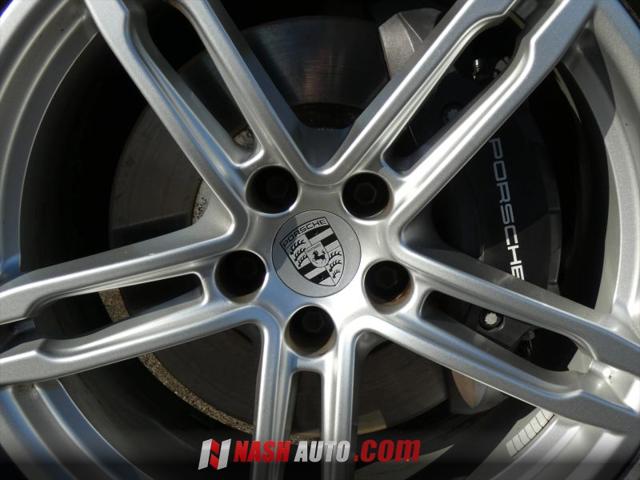 2024 Porsche Macan T