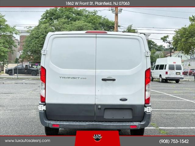 2016 Ford Transit w/Sliding Side Door w/RWB