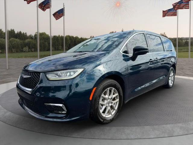 2023 Chrysler Pacifica Touring L for sale in Orlando, FL