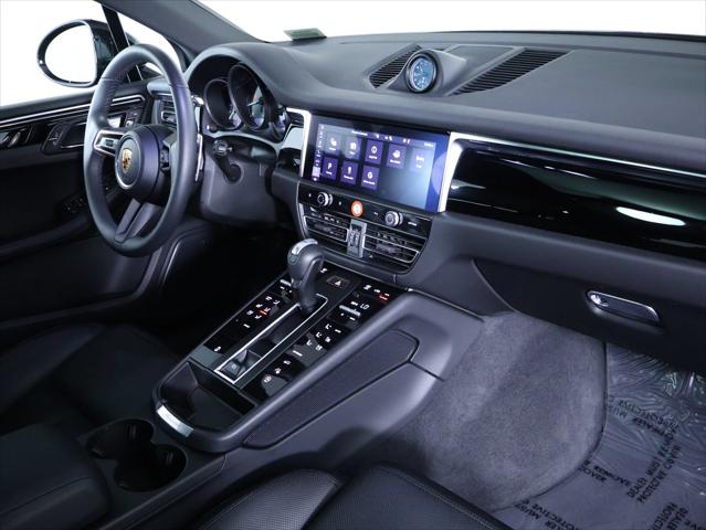 2026 Porsche Macan 4DR AWD