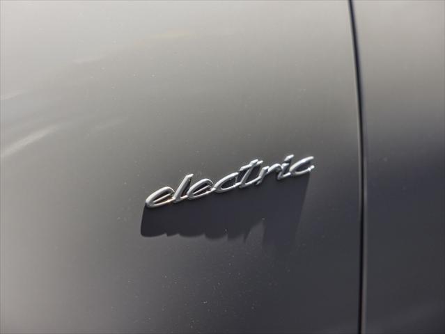2026 Porsche Macan Electric Unknown