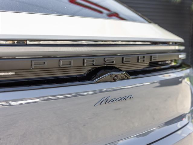 2026 Porsche Macan Electric Unknown