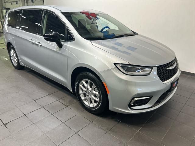 2024 Chrysler Pacifica Touring L 2024 Chrysler Pacifica Touring L