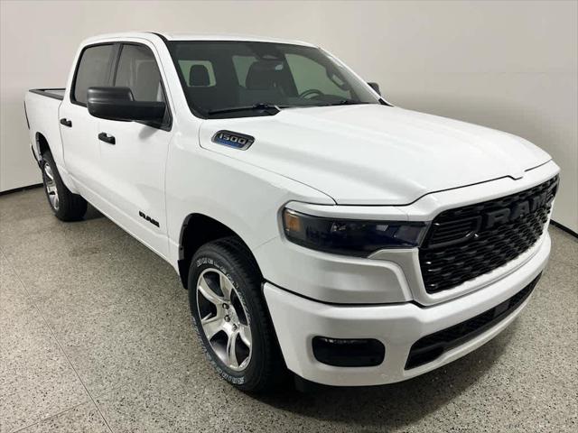 2026 RAM 1500 RAM 1500 EXPRESS CREW CAB 4X2 57 BOX