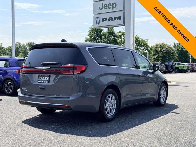 2025 Chrysler Pacifica Select