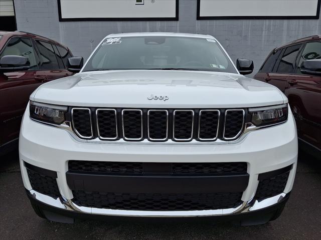 2026 Jeep Grand Cherokee L Laredo 4x4 2026 Jeep Grand Cherokee L Laredo 4x4