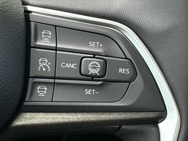 New 2026 Diamond Black Crystal Pearl-Coat Exterior Paint Jeep Laredo image 48