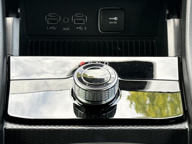 New 2026 Diamond Black Crystal Pearl-Coat Exterior Paint Jeep Laredo image 55