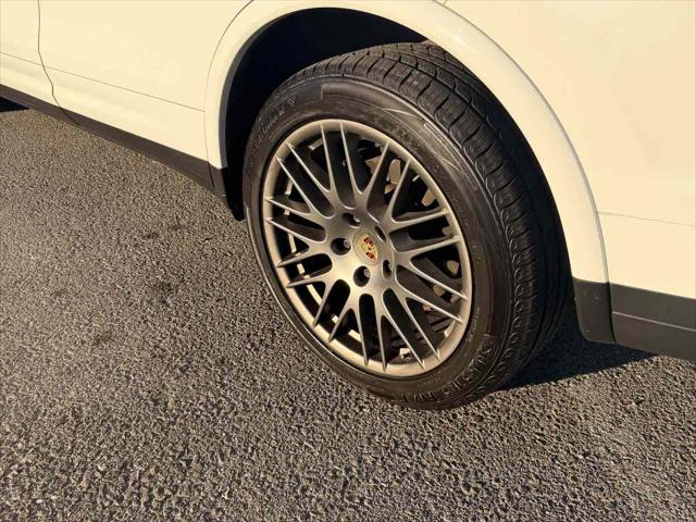 2017 Porsche Cayenne Platinum Edition