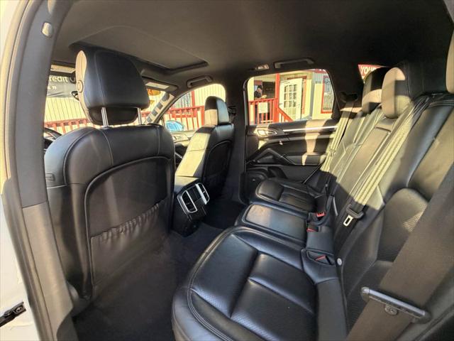 2017 Porsche Cayenne Platinum Edition