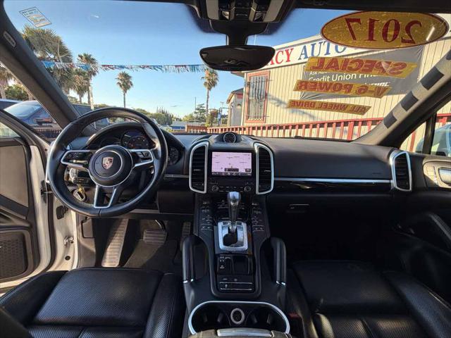 2017 Porsche Cayenne Platinum Edition