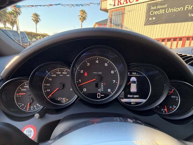 2017 Porsche Cayenne Platinum Edition