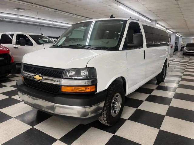 2022 Chevrolet Express Passenger RWD 3500 Extended Wheelbase LT for sale in Twinsburg, OH