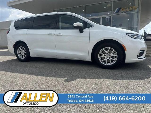 2023 Chrysler Pacifica Touring L for sale in Toledo, OH