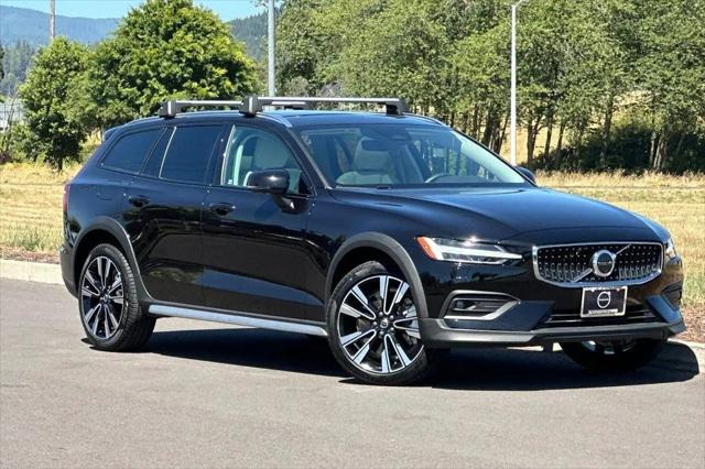 2025 Volvo V60 Cross Country Ultra, B5 AWD Gas (mild hybrid) for sale in Eugene, OR