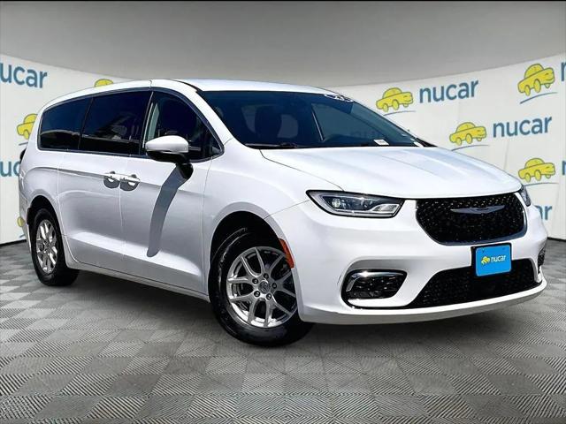 2023 Chrysler Pacifica Touring L for sale in Norwood, MA