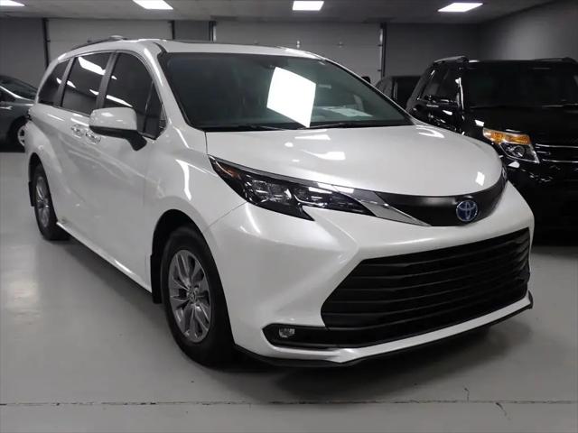 2025 Toyota Sienna XLE for sale in Lee's Summit, MO