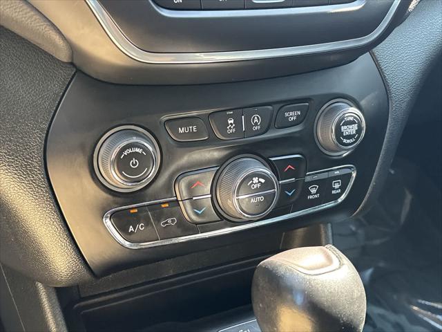 2023 Jeep Cherokee Altitude Lux 4x4