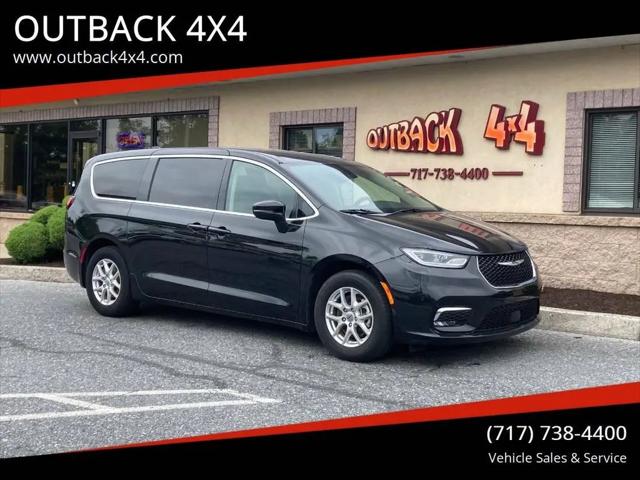 2023 Chrysler Pacifica Touring L for sale in Ephrata, PA