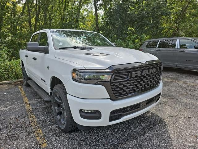 2026 RAM Ram 1500 RAM 1500 EXPRESS CREW CAB 4X4 57 BOX