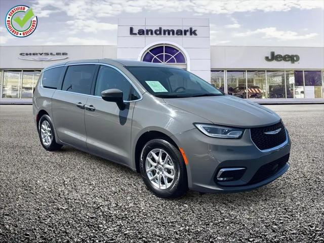 2023 Chrysler Pacifica Touring L for sale in Independence, MO