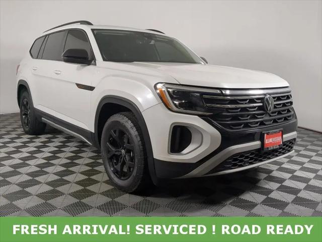2024 Volkswagen Atlas 2.0T Peak Edition SEL for sale in Champaign, IL