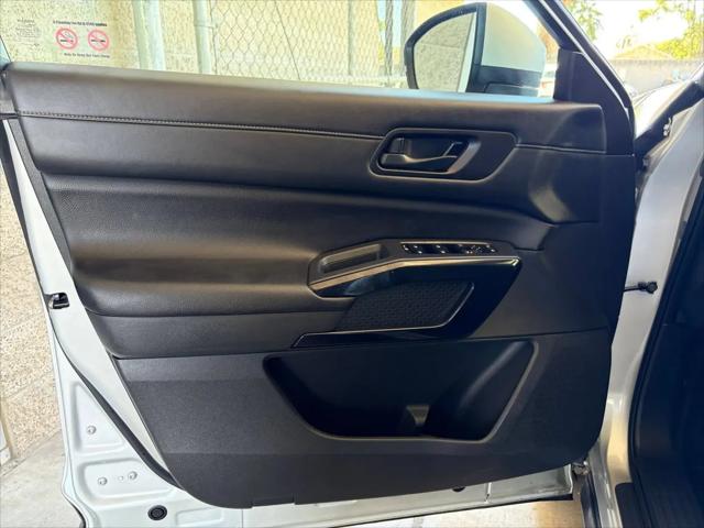 2025 Nissan Pathfinder SV FWD