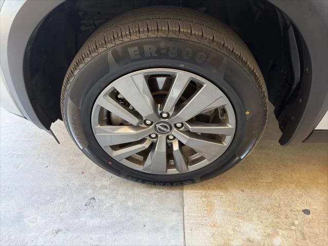 2025 Nissan Pathfinder SV FWD