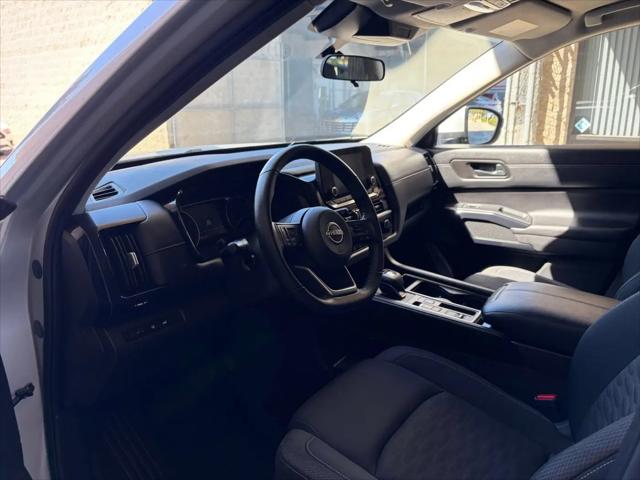 2025 Nissan Pathfinder SV FWD