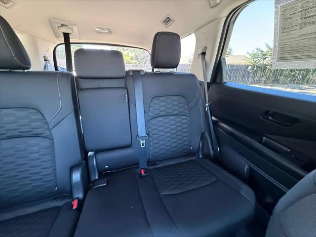 2025 Nissan Pathfinder SV FWD