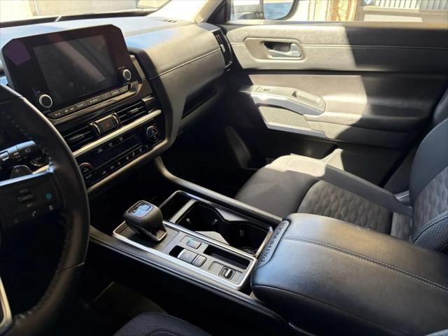 2025 Nissan Pathfinder SV FWD