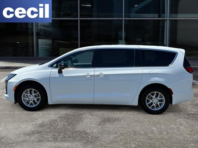 2027 Chrysler Pacifica PACIFICA SELECT