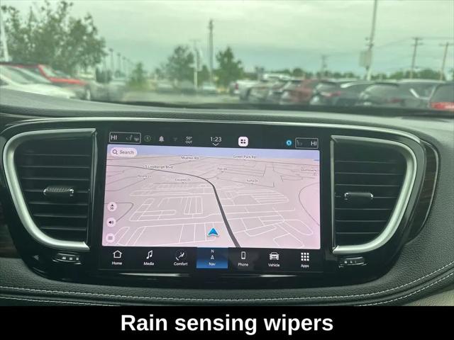 2022 Chrysler Pacifica Limited AWD