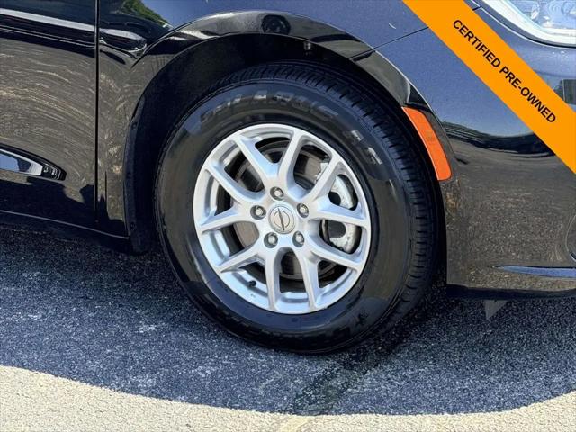 2025 Chrysler Pacifica Select