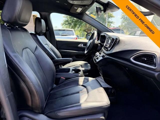 2025 Chrysler Pacifica Select